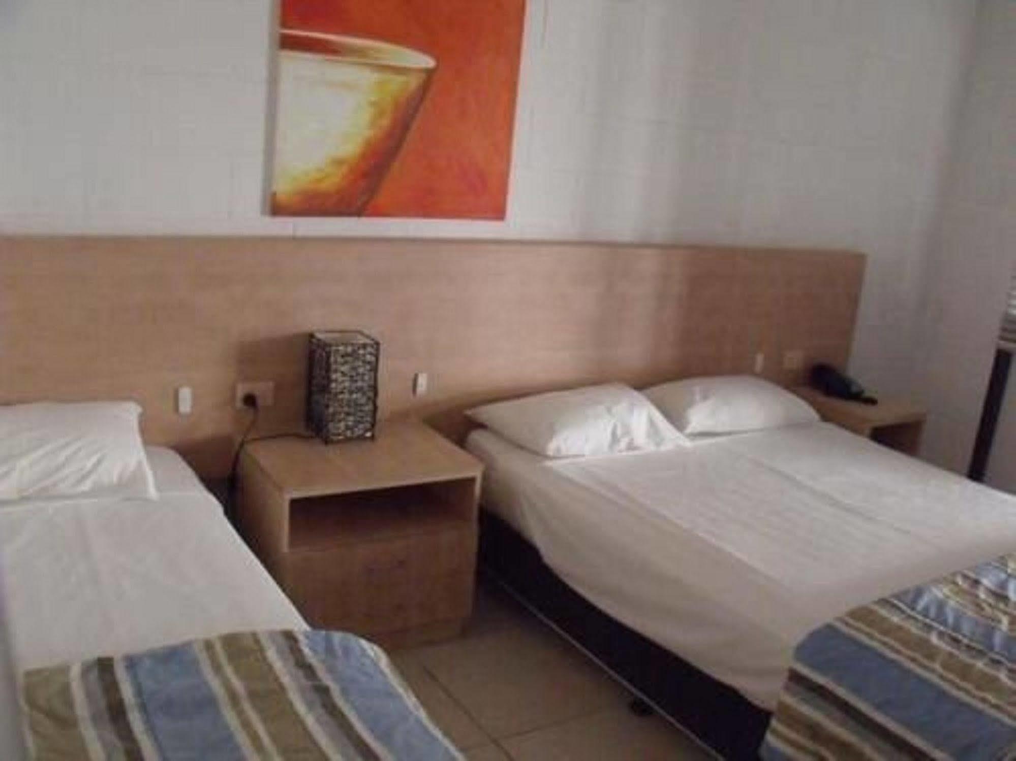 Moffat Beach Motel Caloundra Buitenkant foto